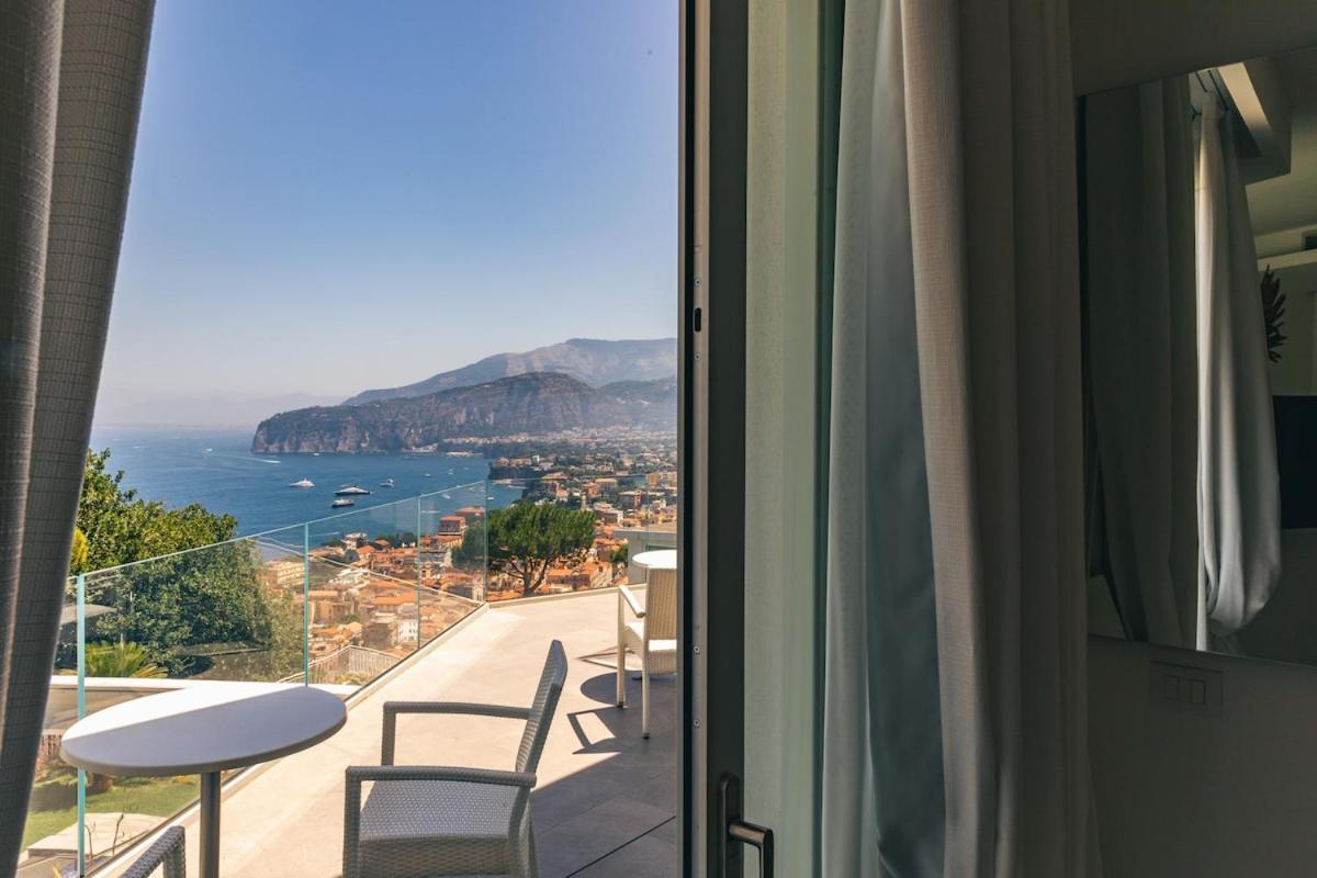 Unique View With Private Pool Near Villa Sorrente