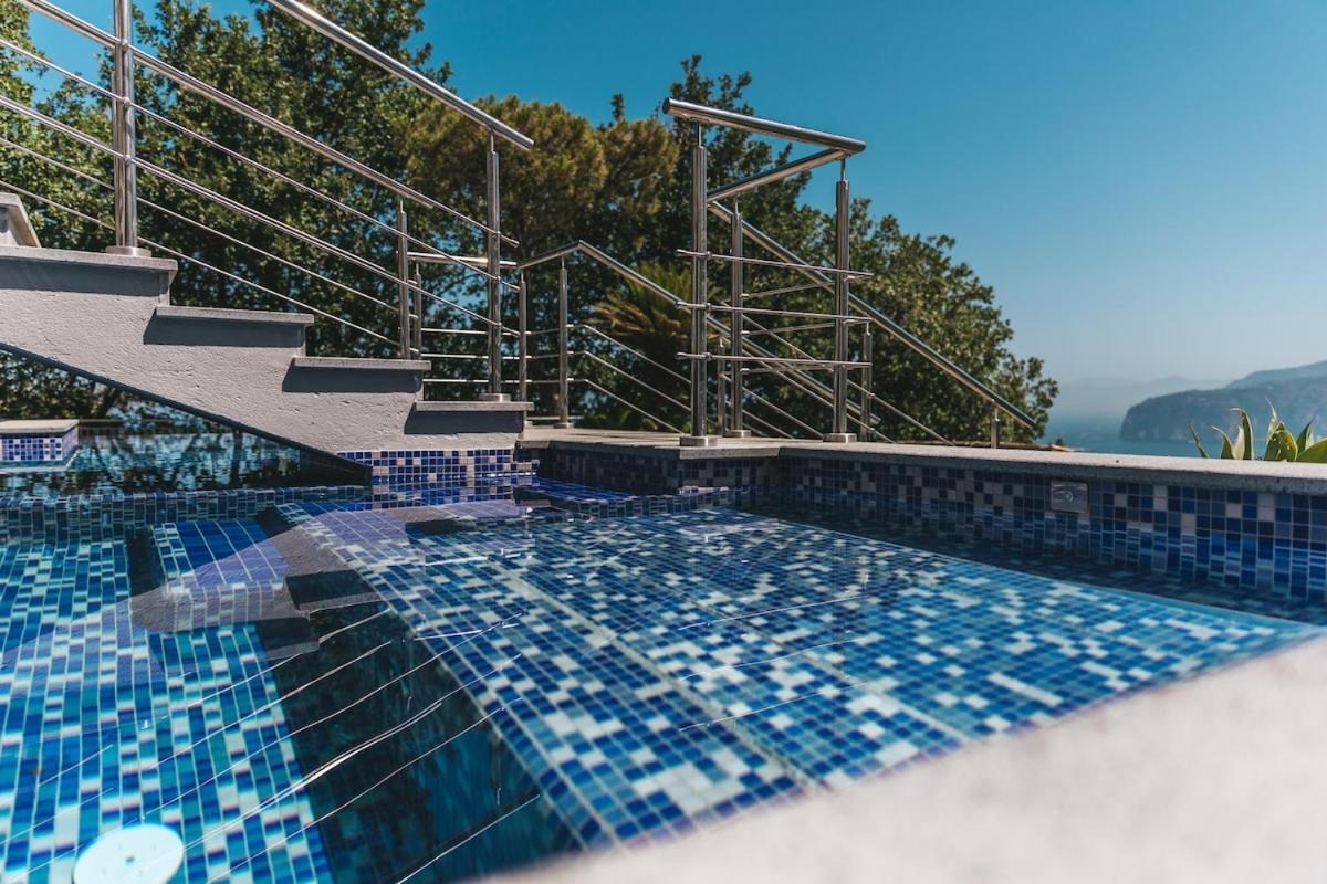 Unique View With Private Pool Near *