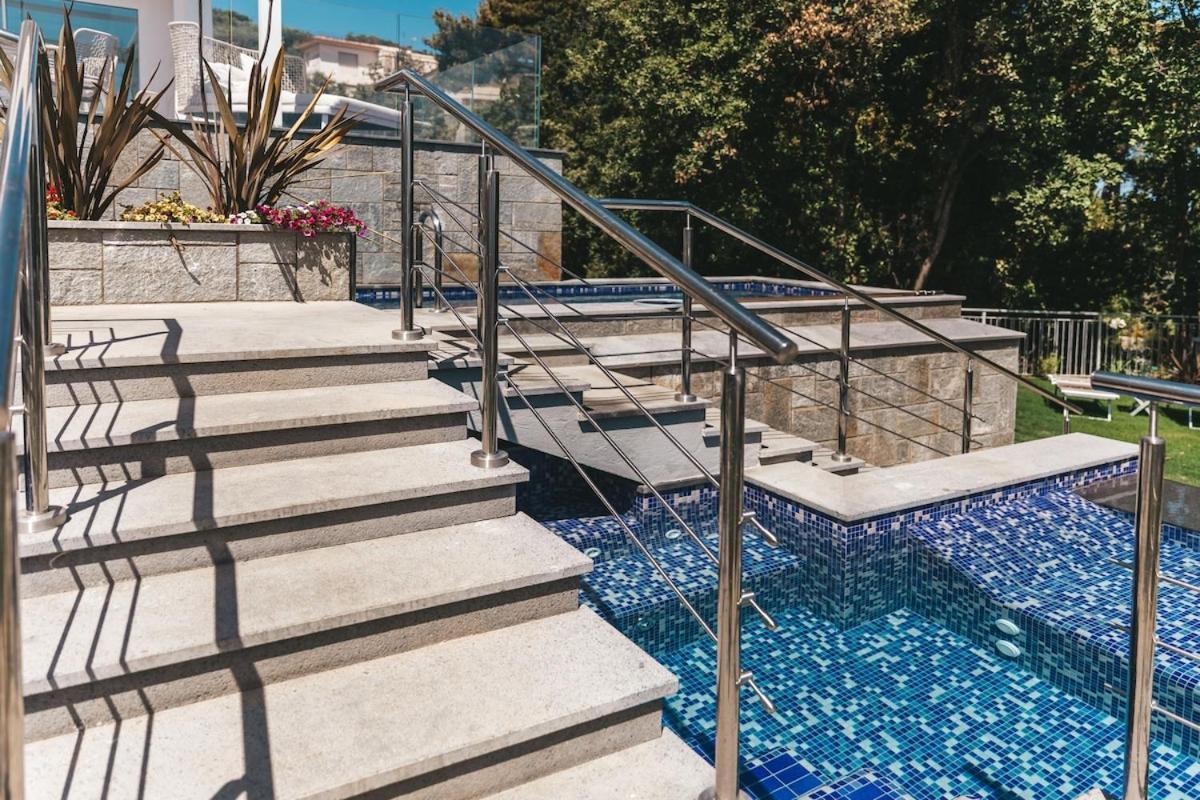 Unique View With Private Pool Near