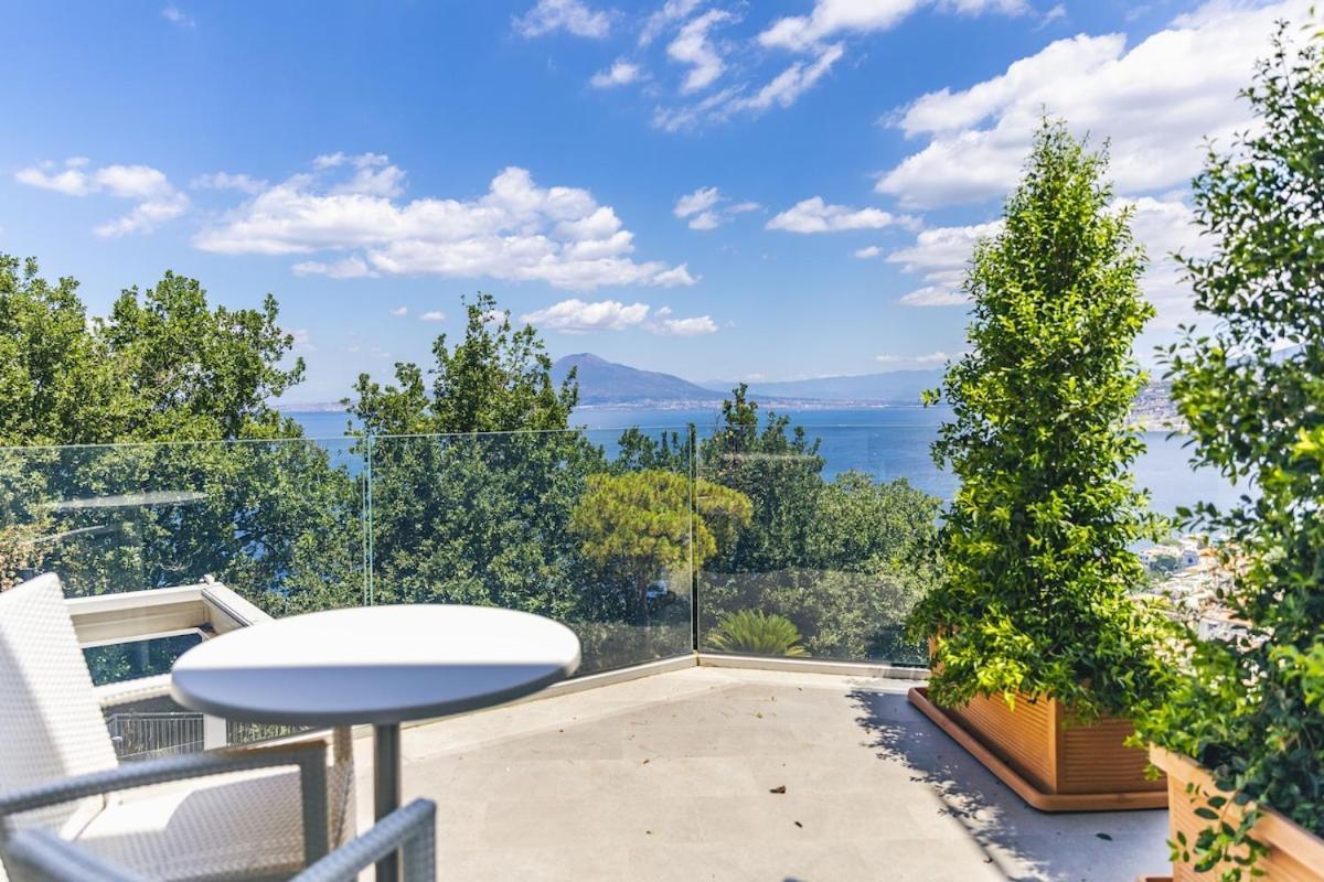 Unique View With Private Pool Near *
